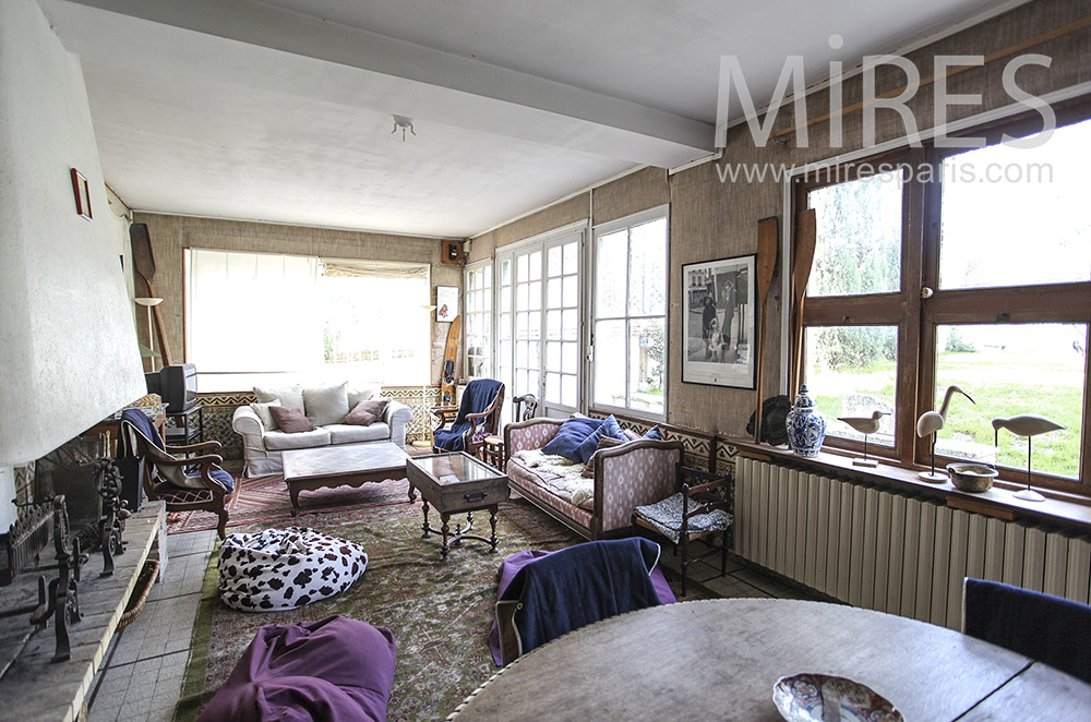 Lounge and antique rugs. c1597