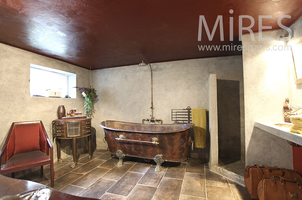 C1600 – Copper bathtub