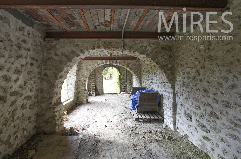 Caves en pierres ouvertes. C1604