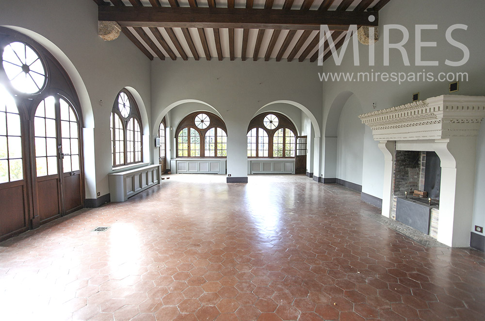 Salle de réception vitrée. C1604