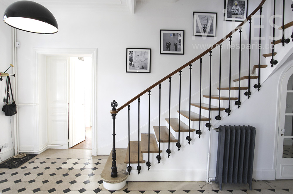 C1610 – White staircase and wooden steps