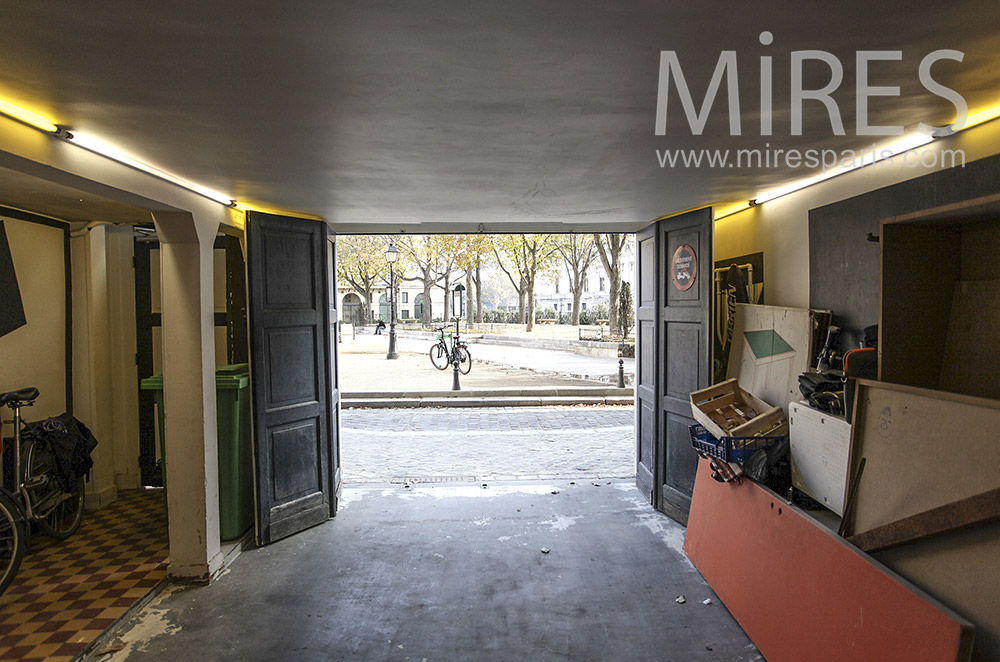 Garage urbain. C1613