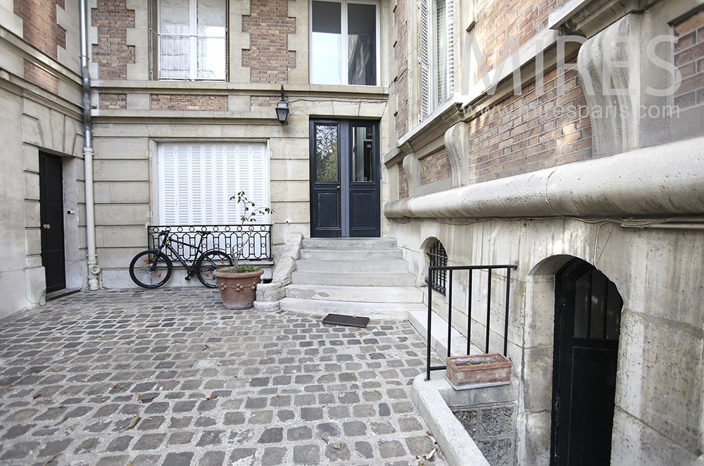 Courtyard and stairs. c1618