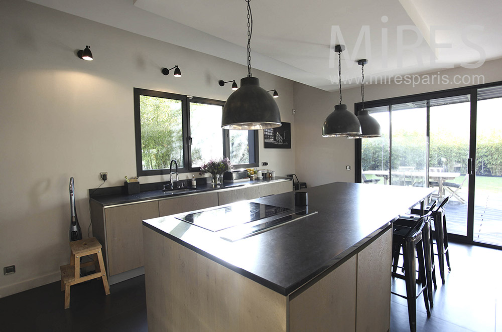 C1014 – Modern kitchen on terrace