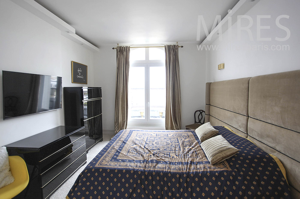 Chambre à écran plat. C1637