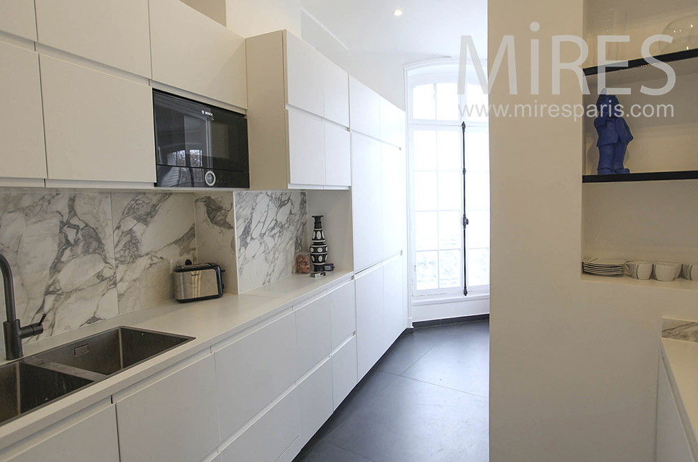 White kitchen design. c1639