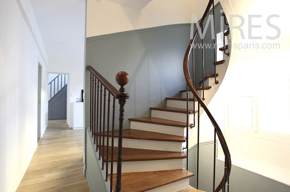 Old spiral staircase. c1640