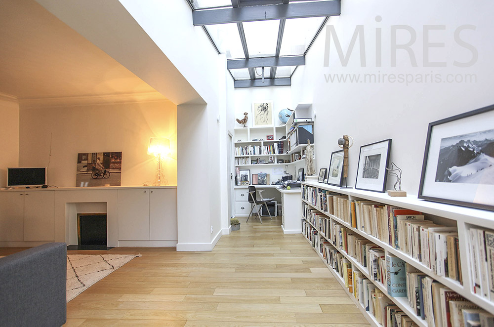 Office area and long library. c1640