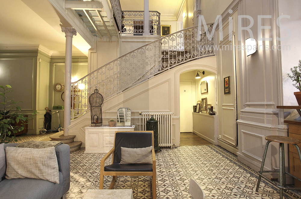 Central staircase. C0015