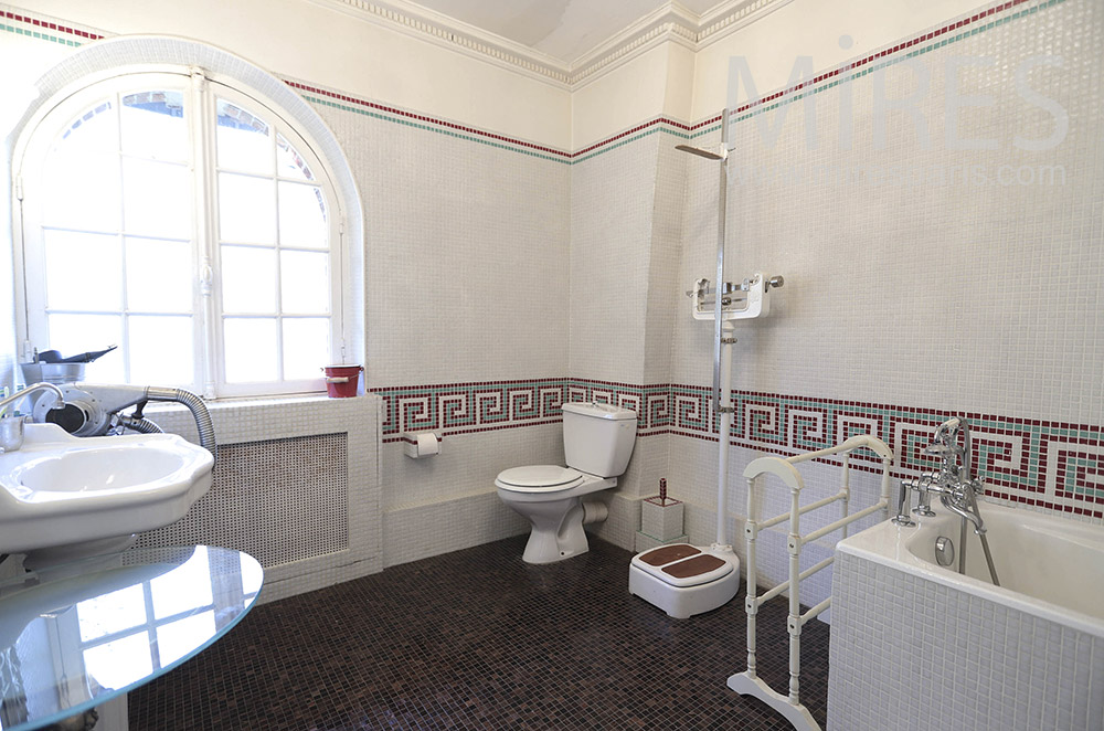 Large baths, small tiling. c1643