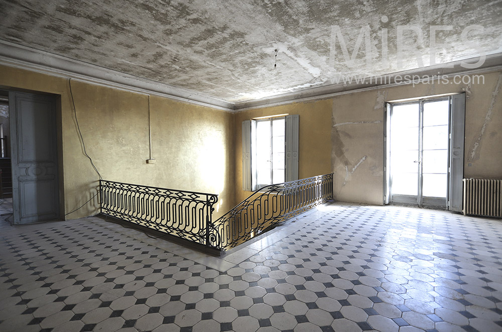 Mezzanine carrelée. C1461