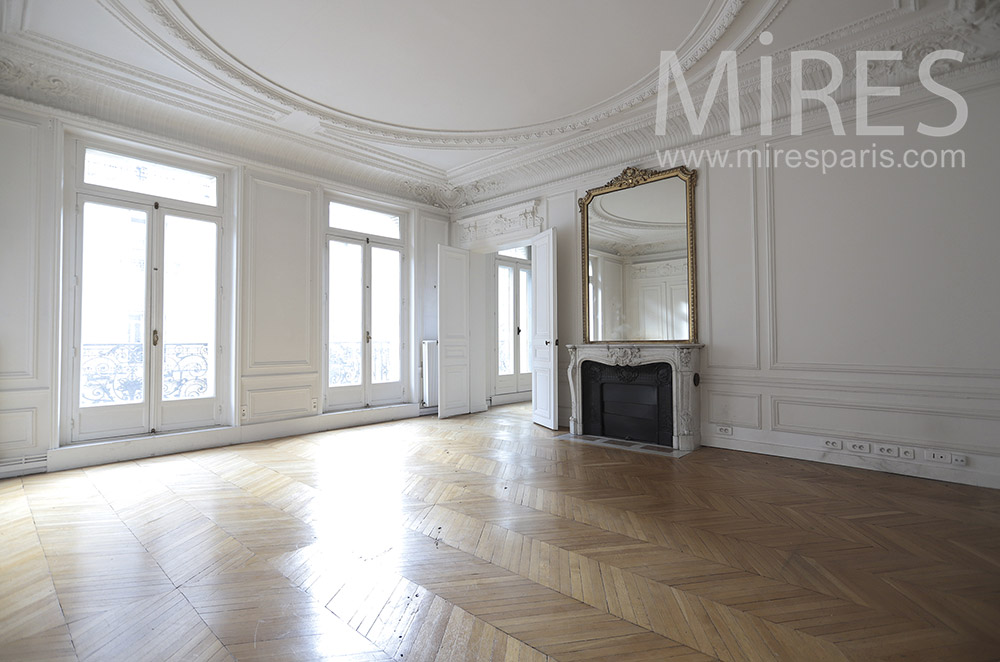 Empty parisian apartment. c1653