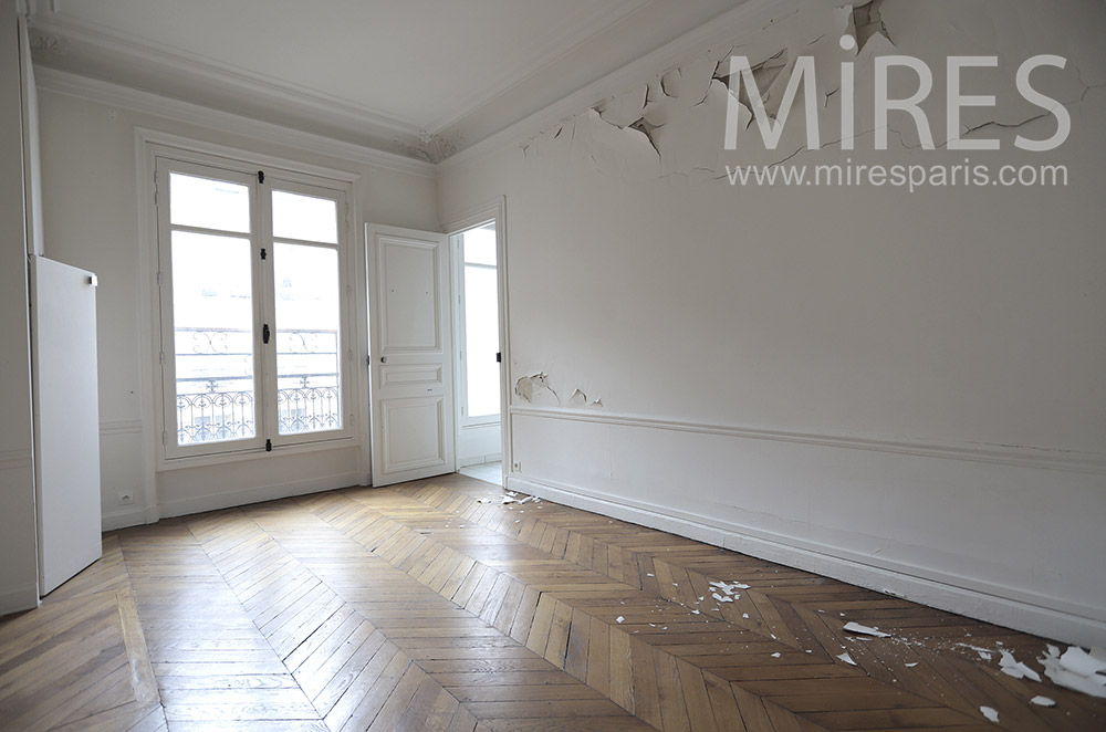 Chambre vide patinée. C1655