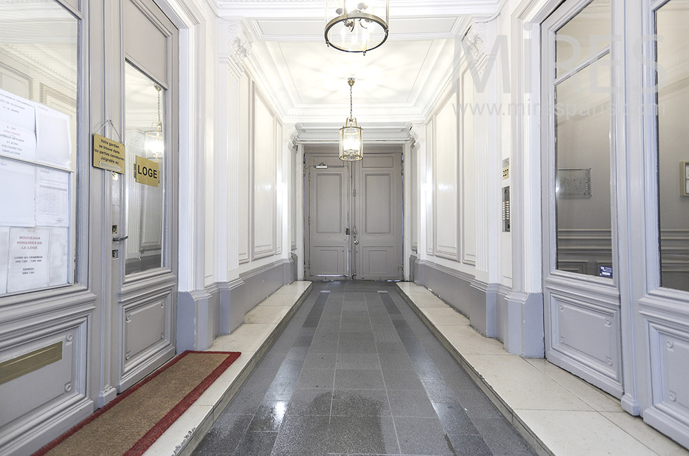 Parisian entrance. C1662