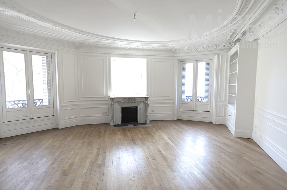 Haussmannien vide. C1663