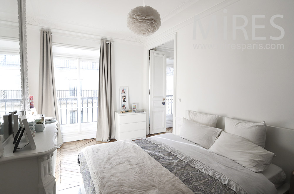 White room. C1669