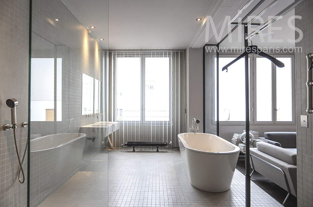 Shower baths on lounge. C1675