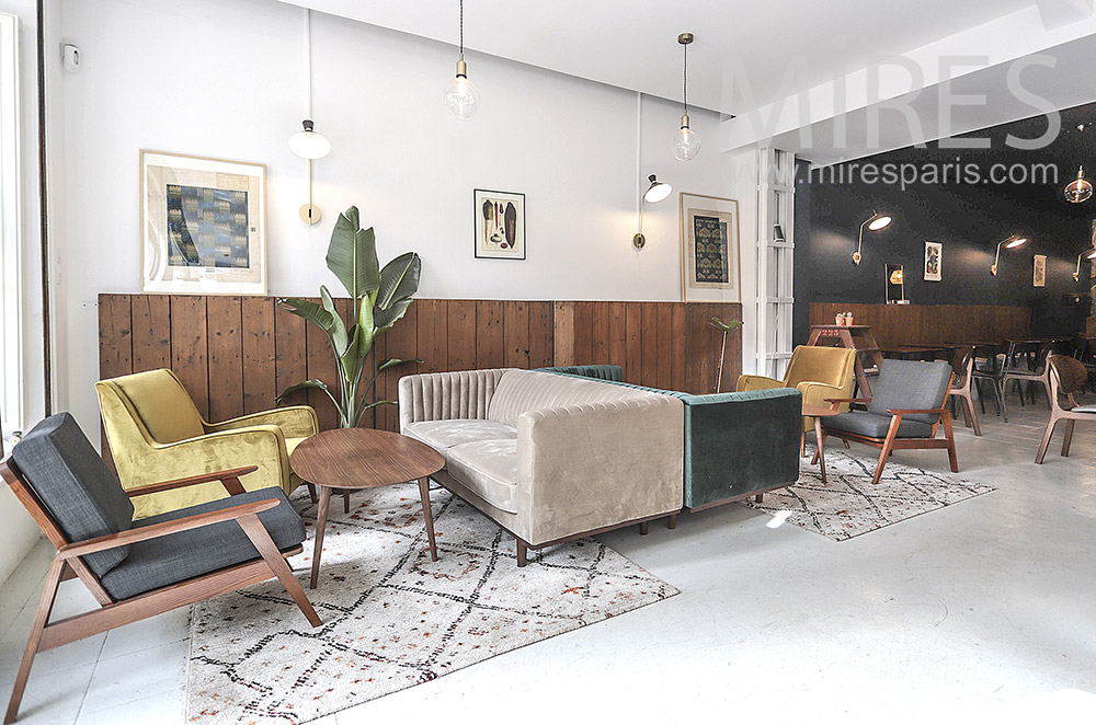 Vintage lounge. C1677
