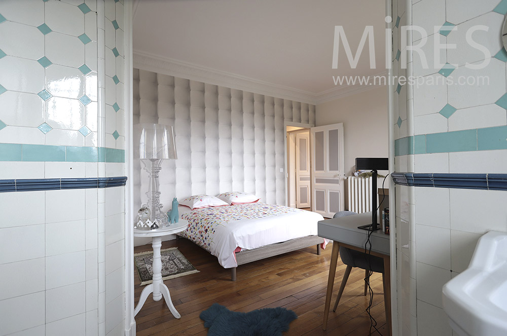 C1679 – Chambre pop avec bains