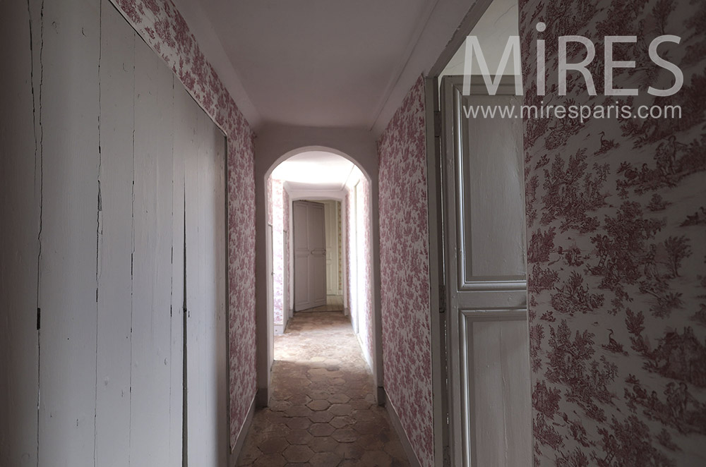 C1690 – Corridors, wallpaper