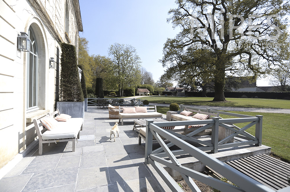 Large terrace. C1693