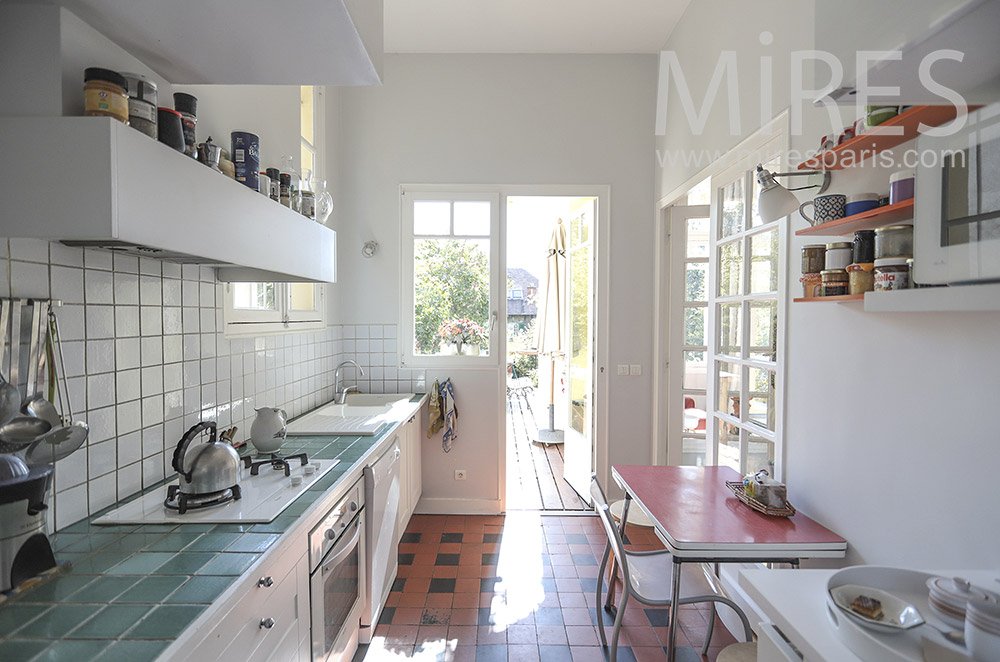 C1697 – Tiled kitchen overlooking terrace