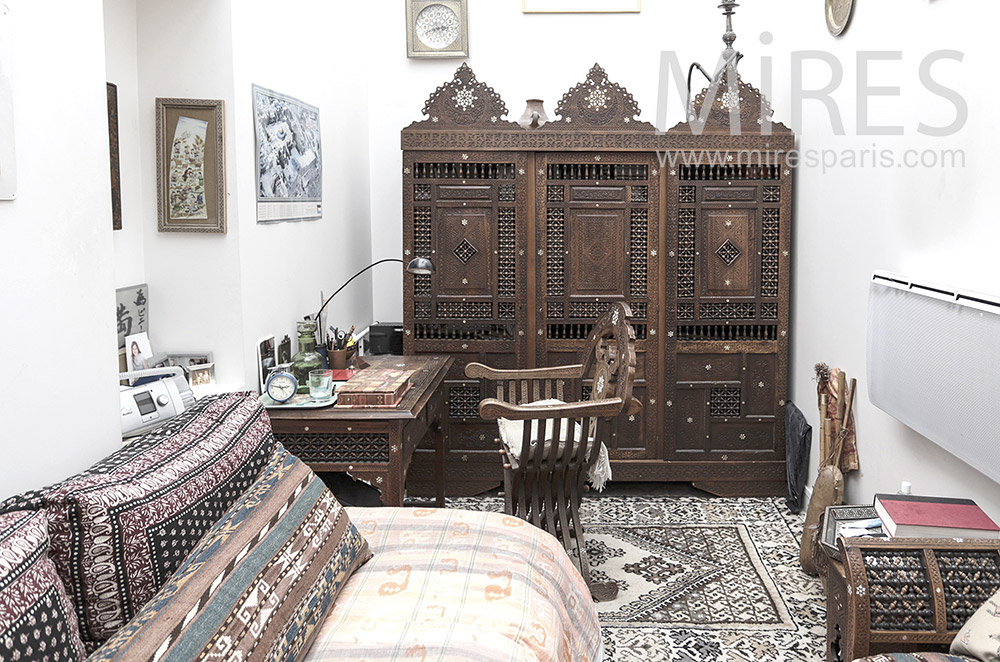 Bureau orientaliste. C1698