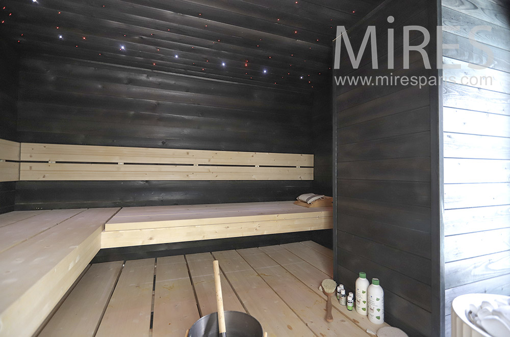 Black sauna and large shower. c1699