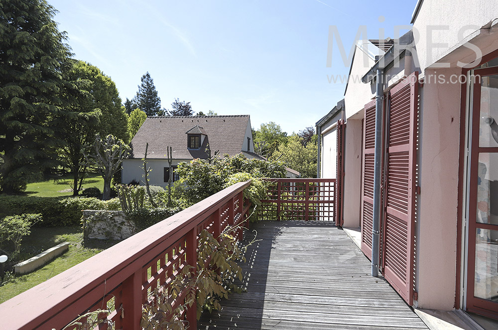 Large wooden balcony. c1704