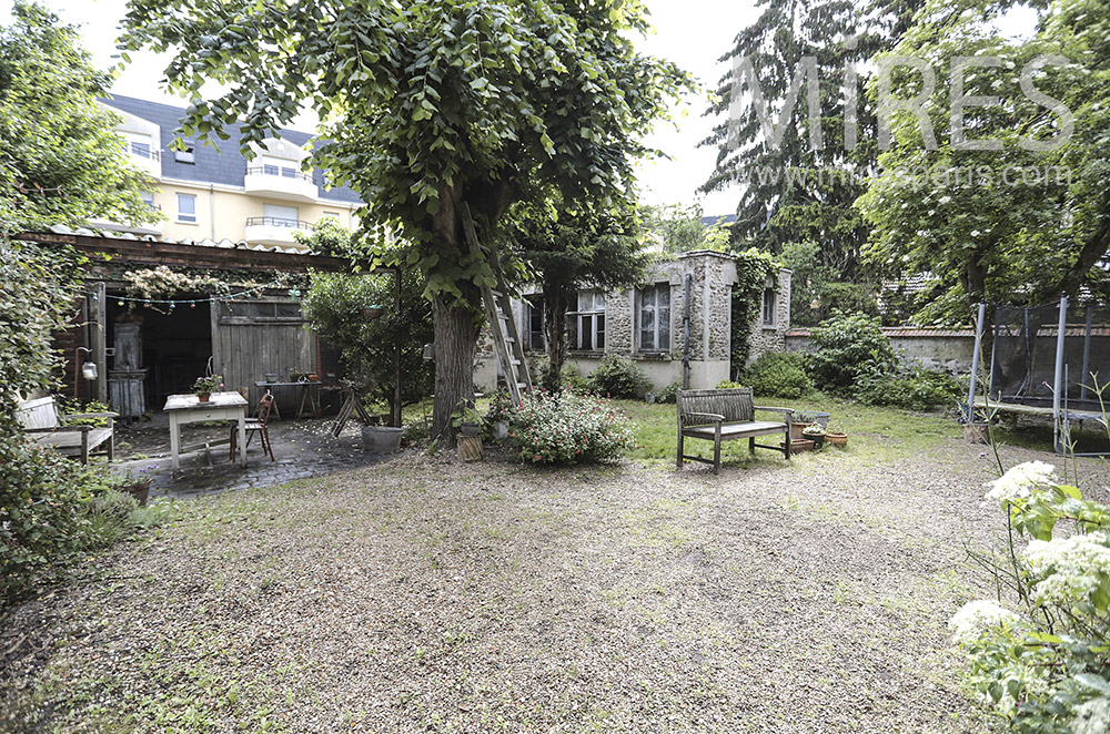 Jardin et cabanes. C0963