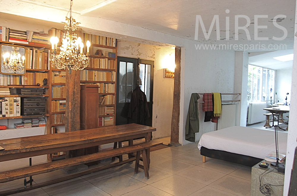 Studio room on the ground floor. C1171