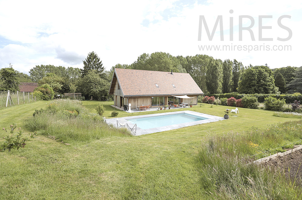 C1711 – Pool in the countryside