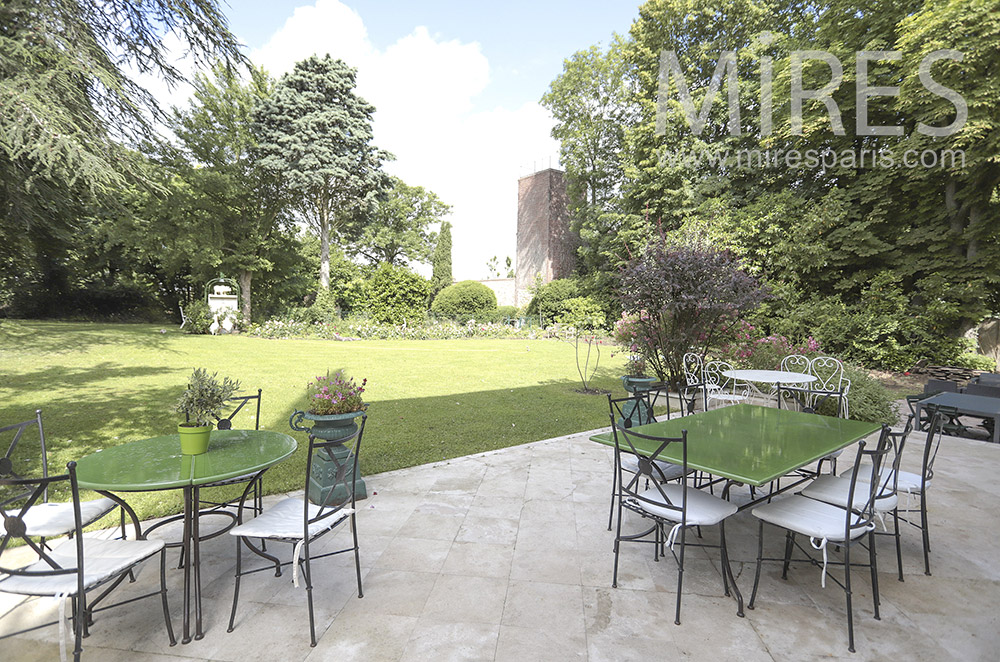 Terrasse côté jardin. C1712