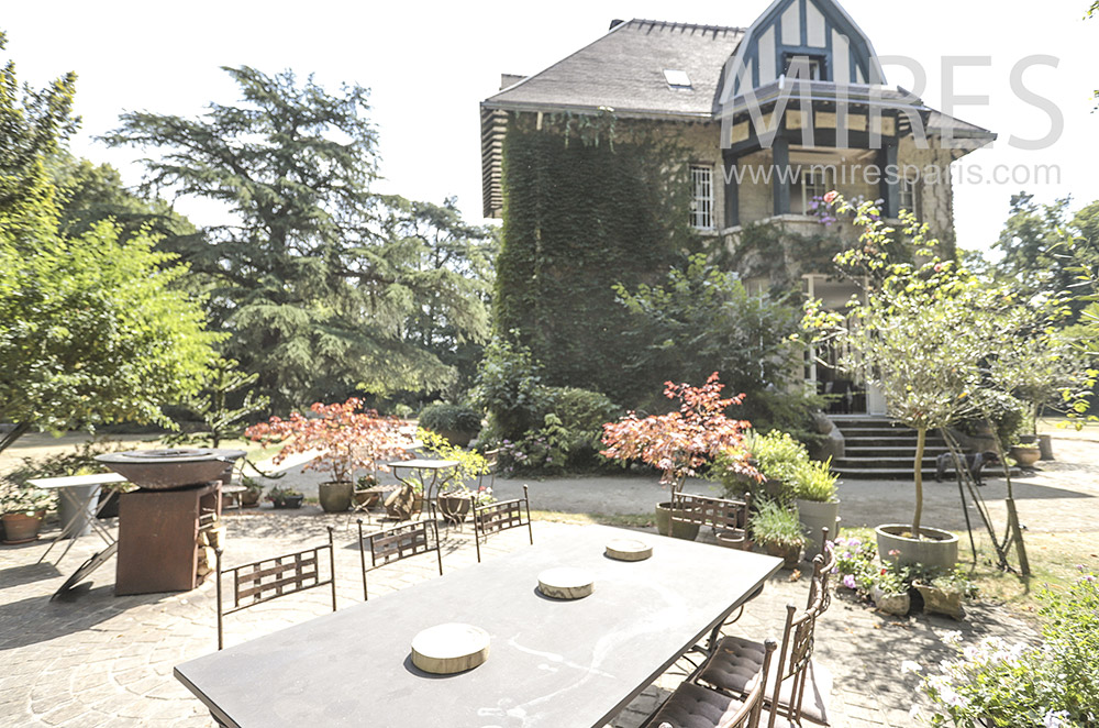 C1734 – Terrasse côté jardin