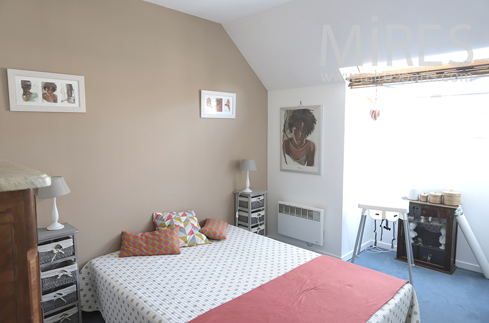 Guest room. C1735