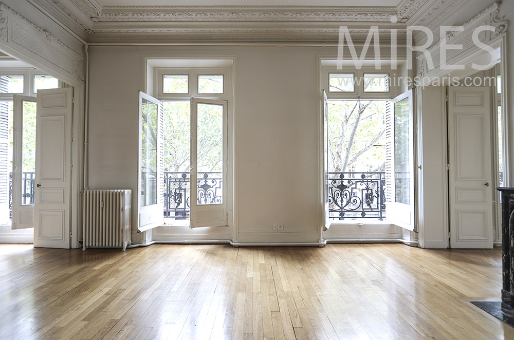 Empty dining room. C1746
