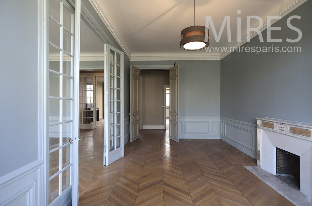 Empty dining room. C1751