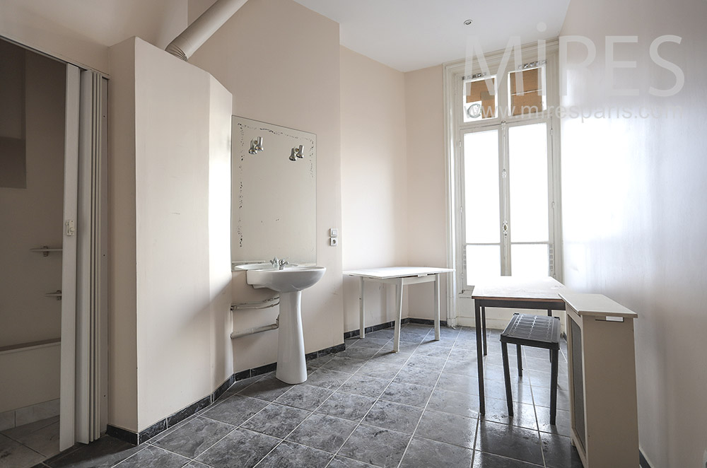 Abandoned bathroom. C1753