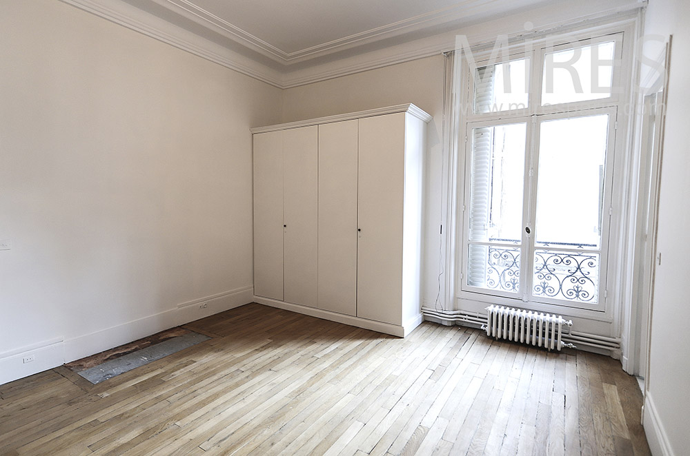 Empty room. C1754