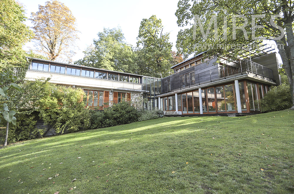 Maison d’architecte vide. C0300