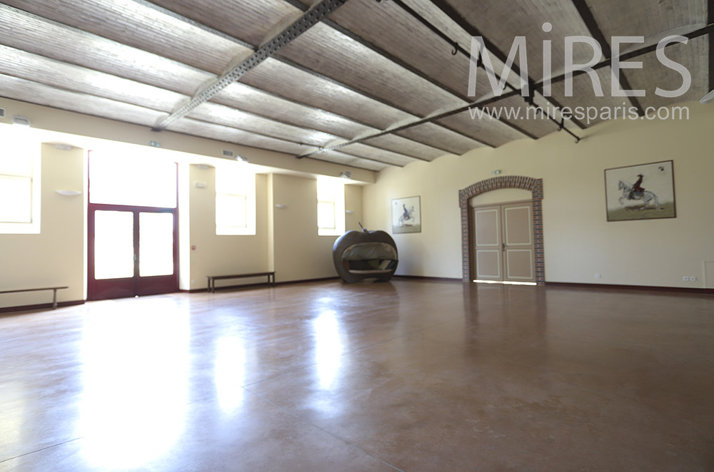 C0205 – Ceiling arched brick