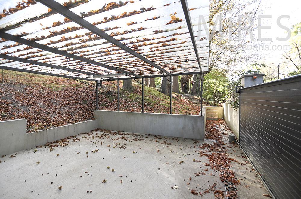 Garage ouvert. C0300