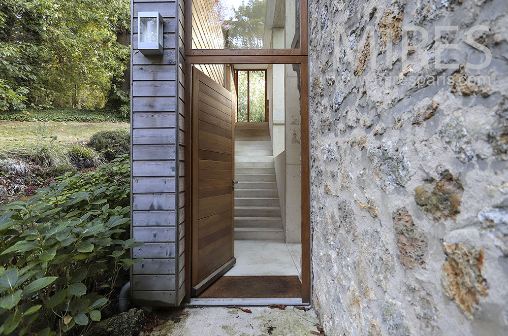 Entrée pierres et bois. C0300