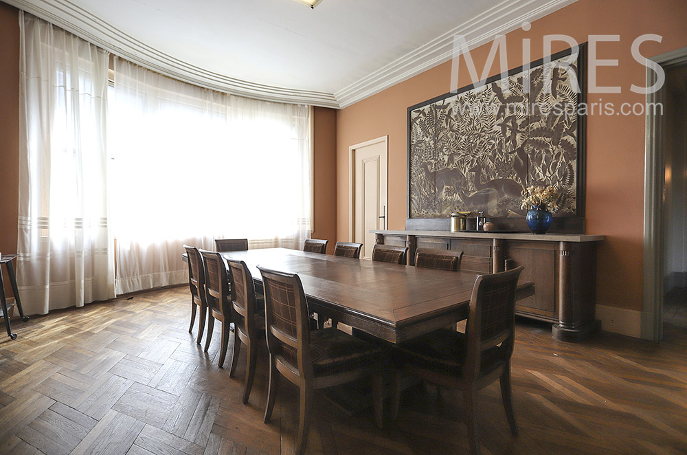 C1300 – Beautiful dining room