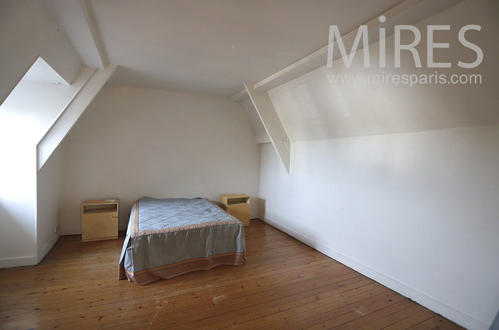 C1760 – Attic room to convert