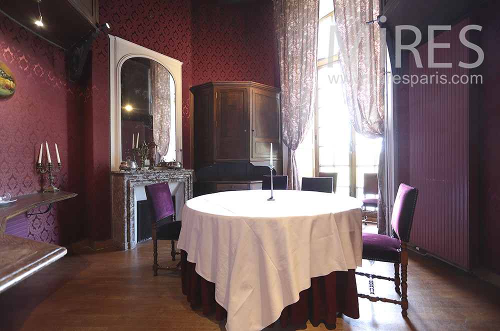 C1763 – Purple private room