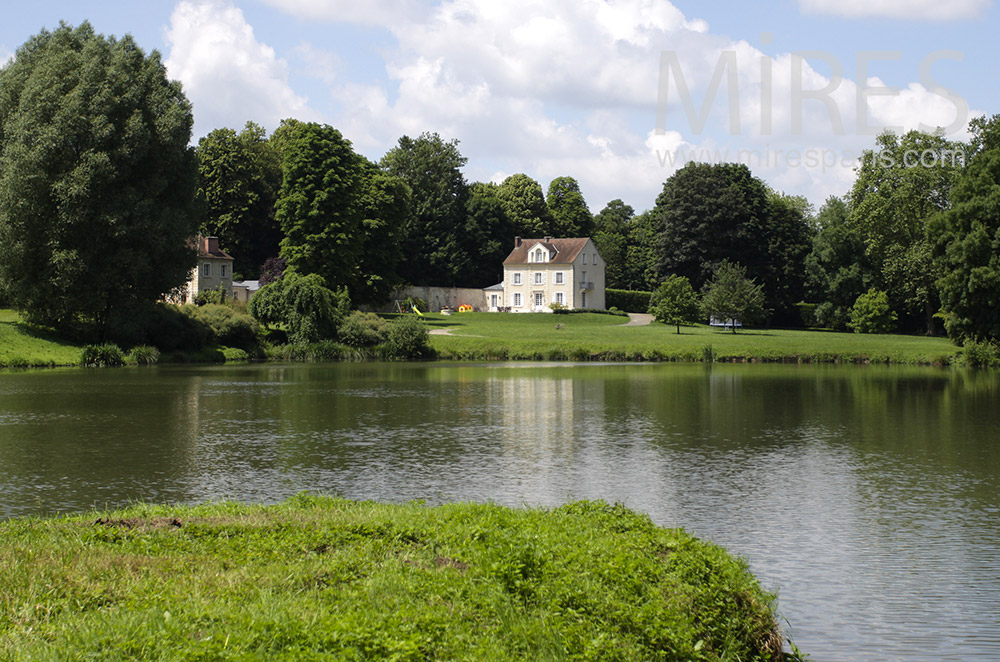 C0071 – The pond of the park