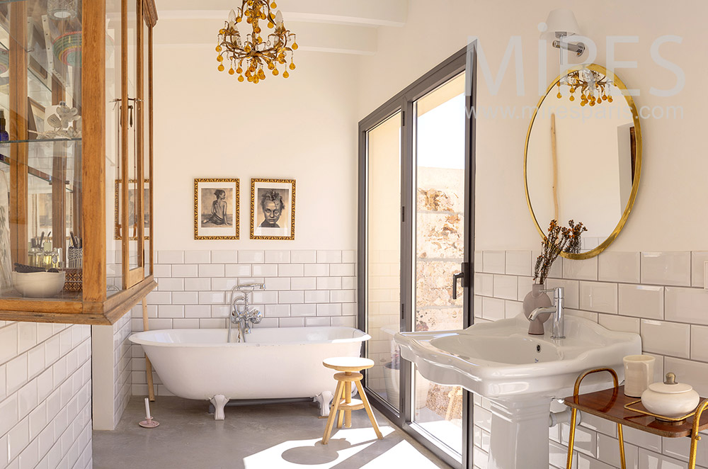 C1770 – Vintage bathroom