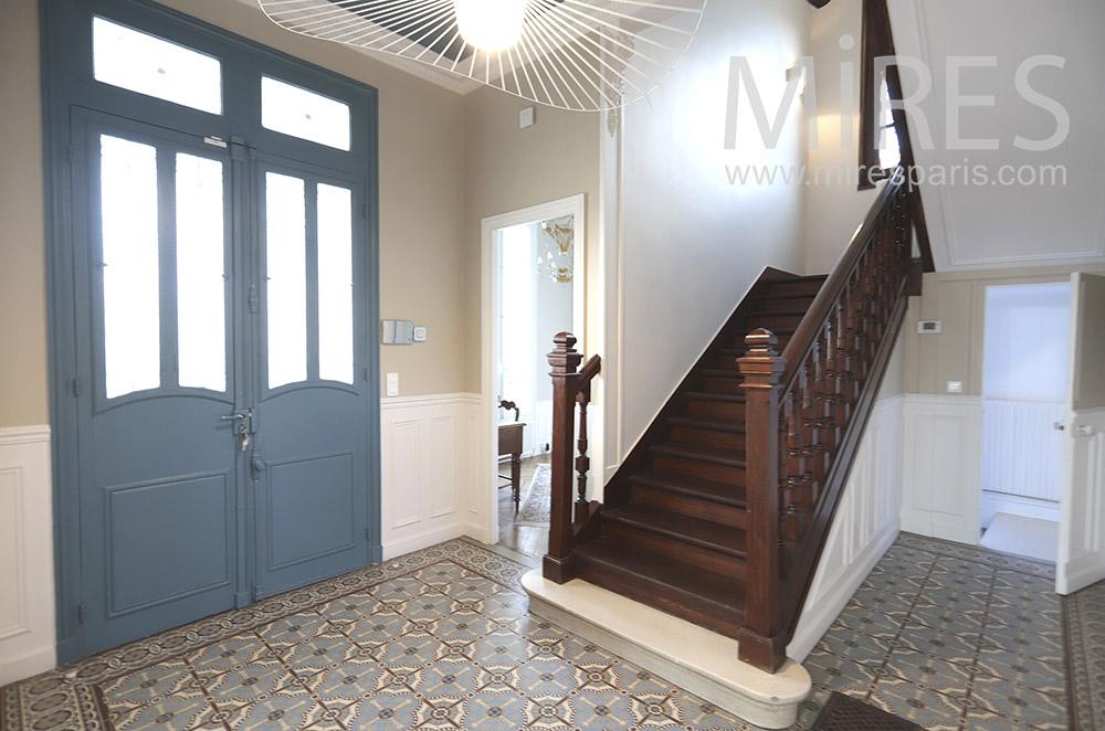 Escalier bois massif. C1771