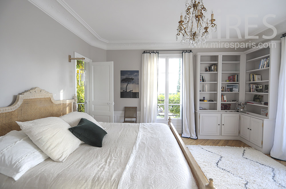 Grande chambre avec balcon. C1771